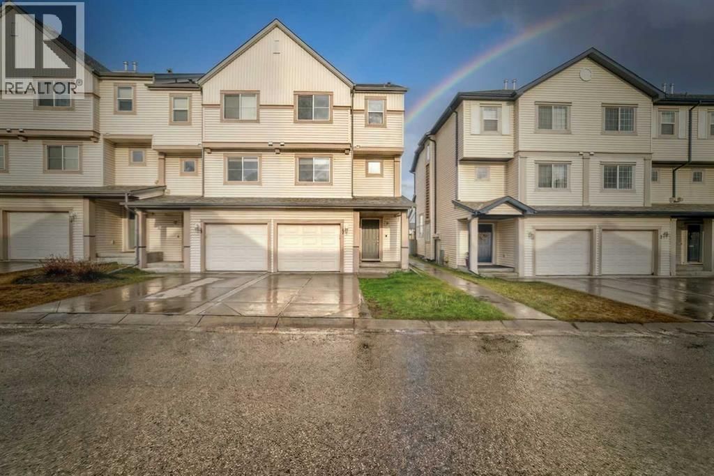 17 COPPERFIELD COURT SOUTHEAST Image 4