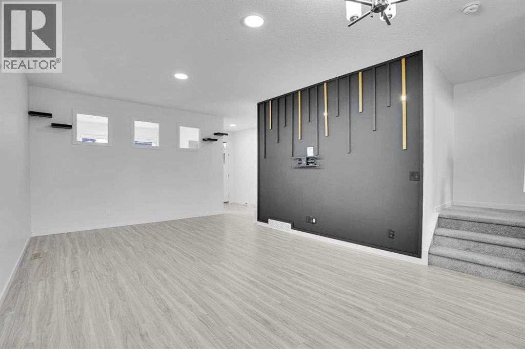 55 SETONSTONE LANDING SOUTHEAST Image 2