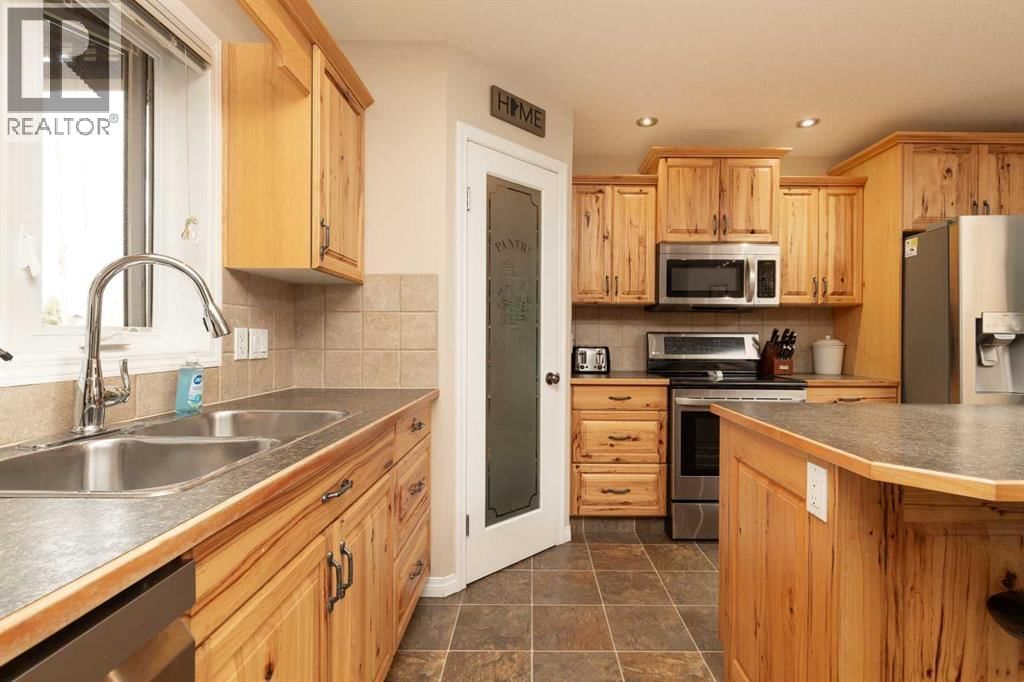 910 CENTENNIAL AVENUE Image 11