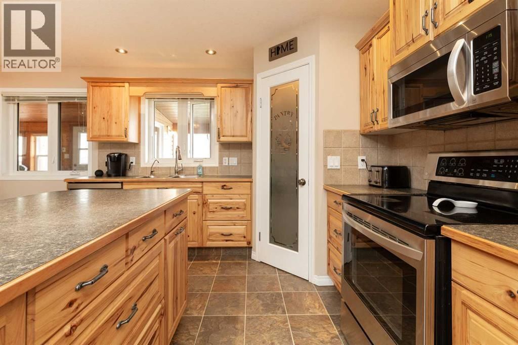 910 CENTENNIAL AVENUE Image 12