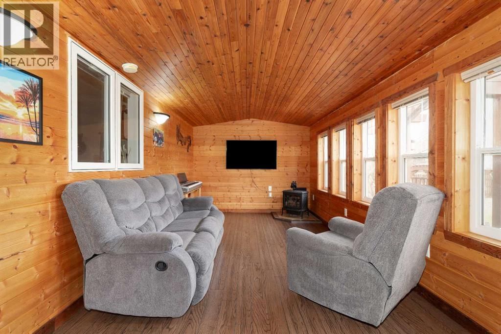 910 CENTENNIAL AVENUE Image 15