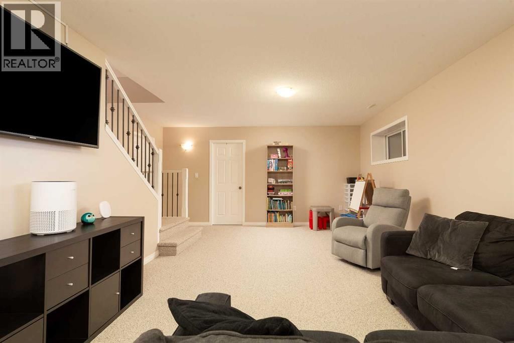 910 CENTENNIAL AVENUE Image 26