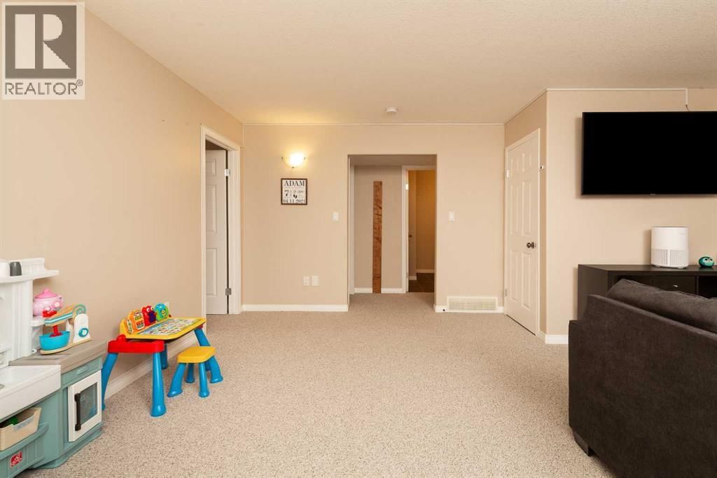 910 CENTENNIAL AVENUE Image 27