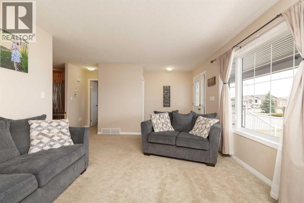 910 CENTENNIAL AVENUE Image 8