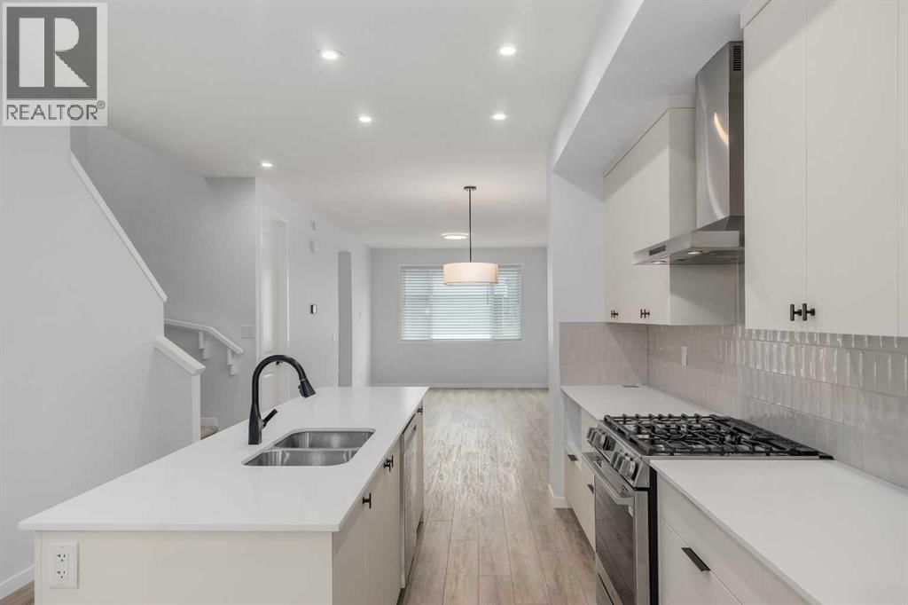 624 ROWMONT BOULEVARD NORTHWEST Image 4