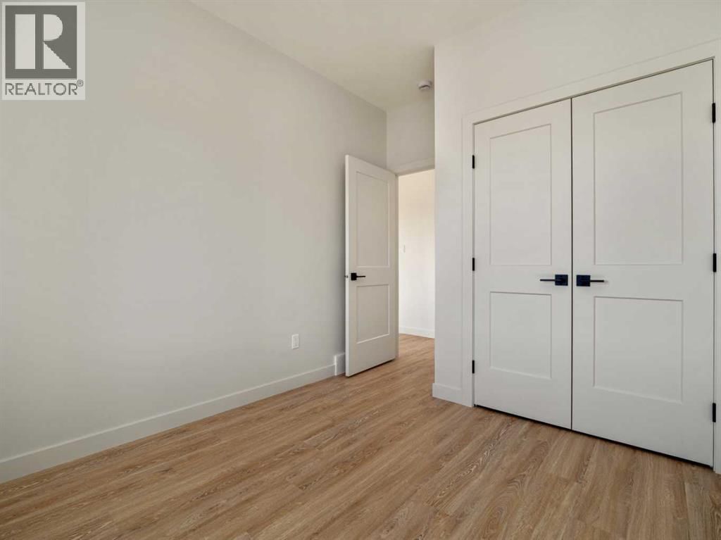 7042 48 STREET Image 12