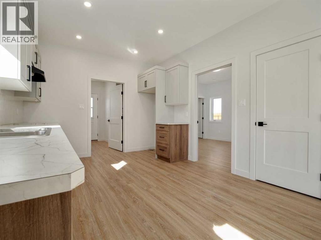 7042 48 STREET Image 23