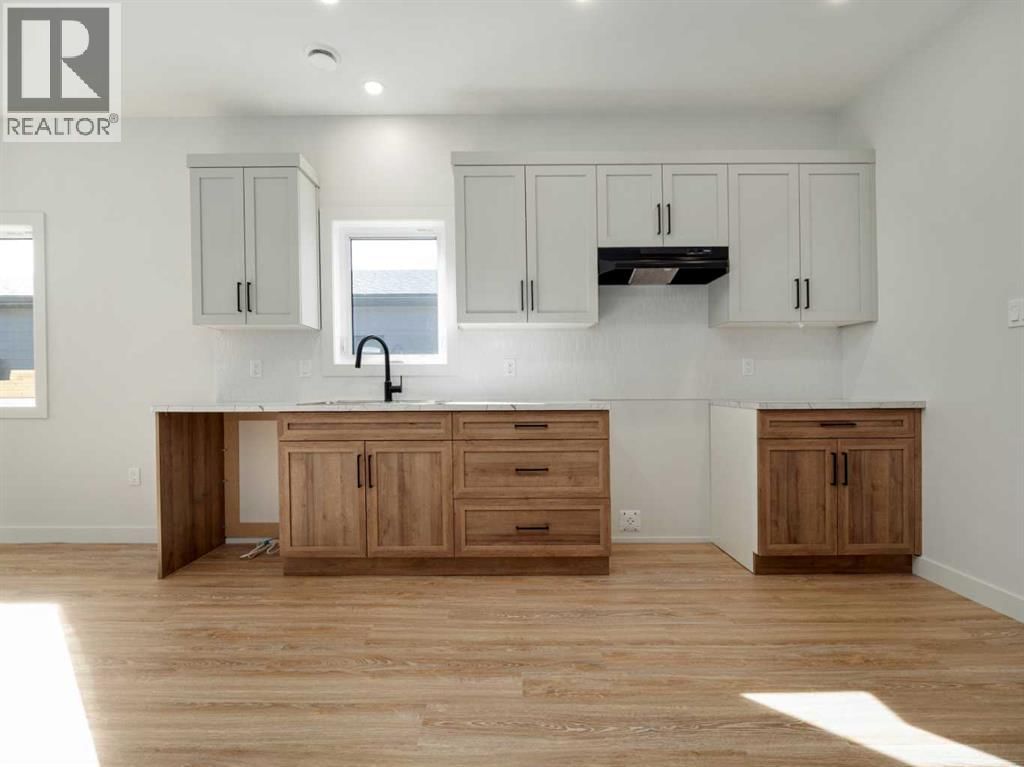 7042 48 STREET Image 24