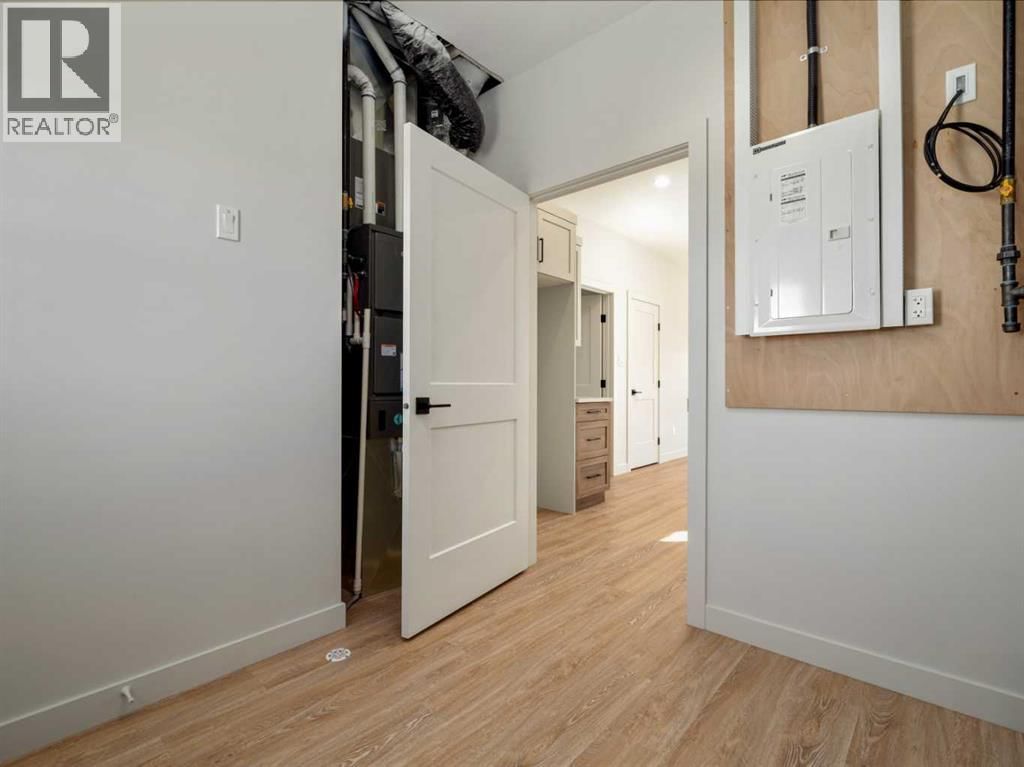 7042 48 STREET Image 29