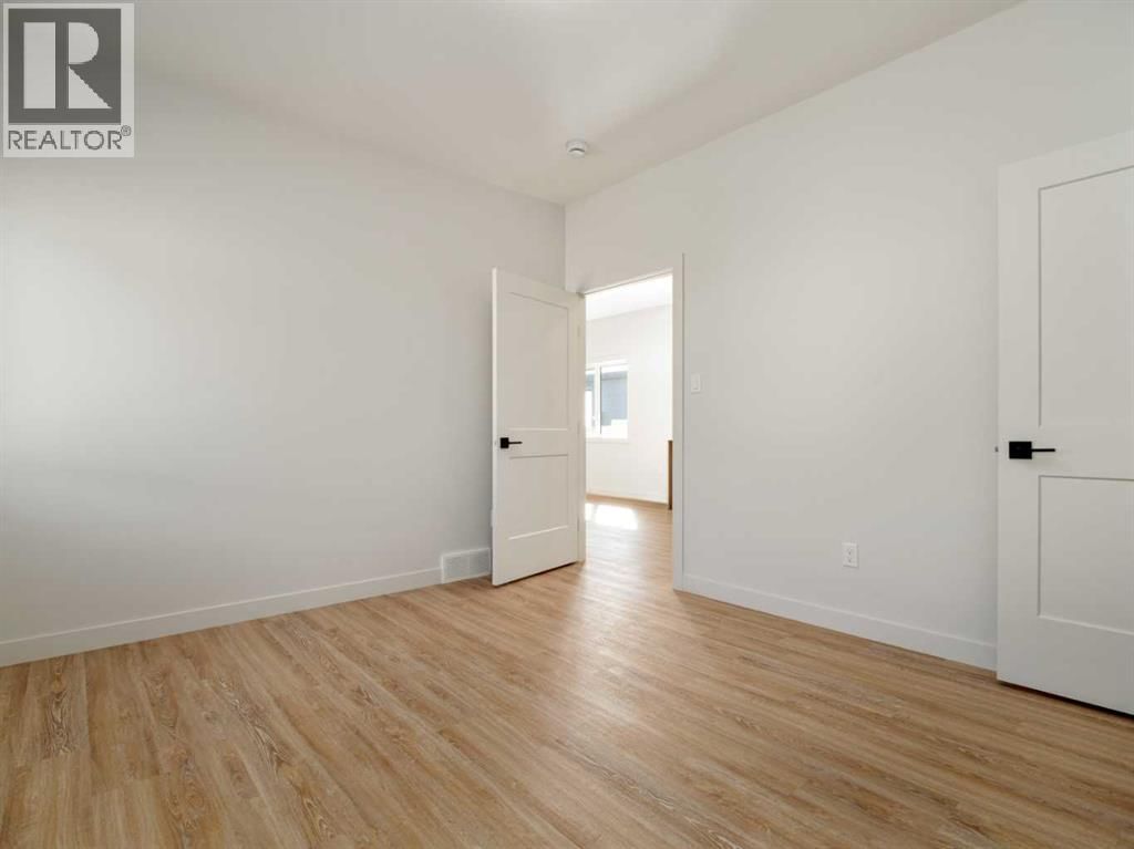 7042 48 STREET Image 32