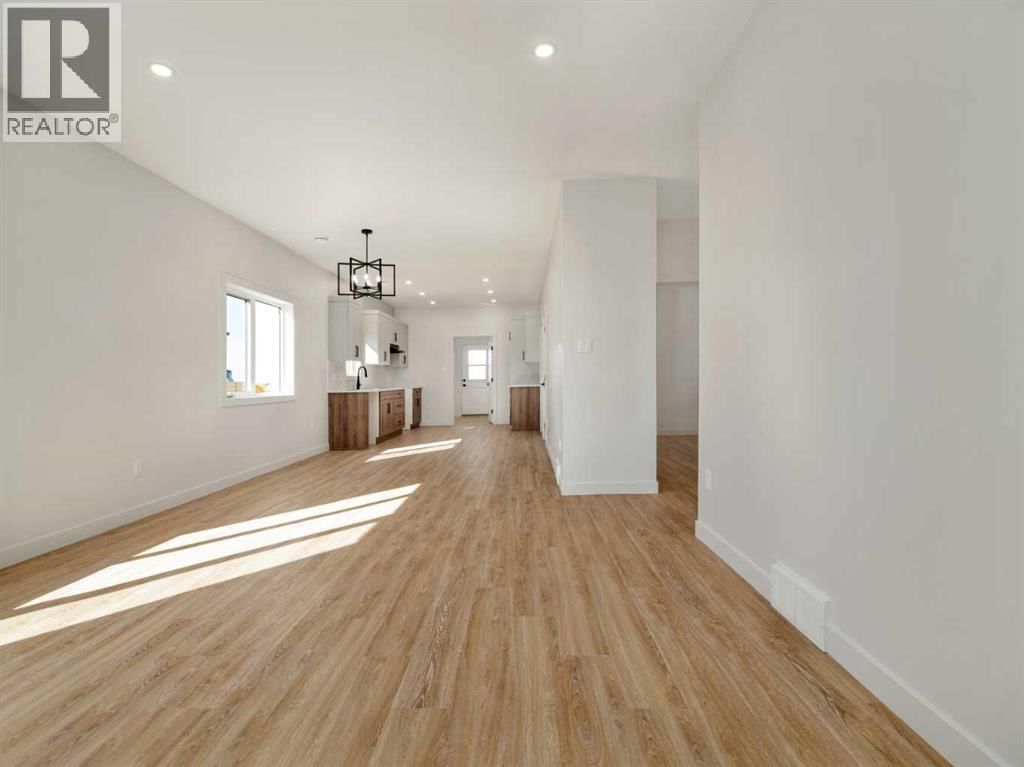 7042 48 STREET Image 6