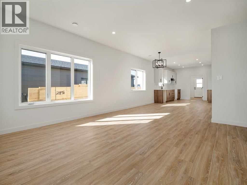 7042 48 STREET Image 8