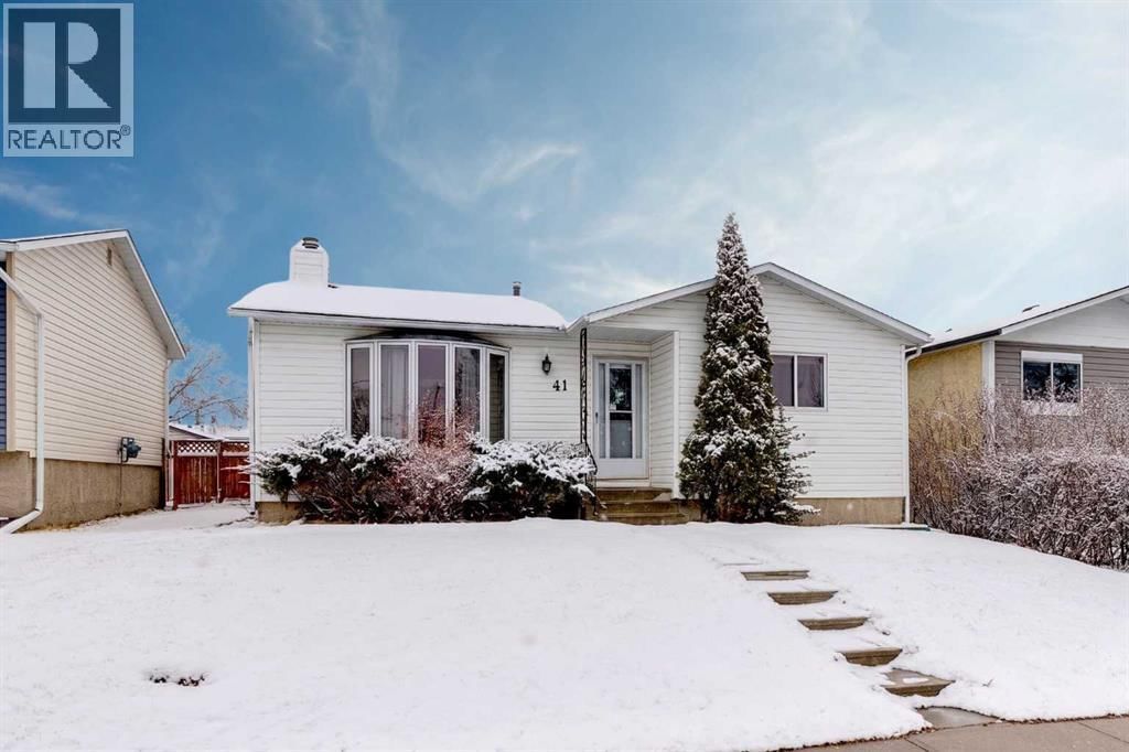 41 ALPINE CRESCENT SOUTHEAST Image 1