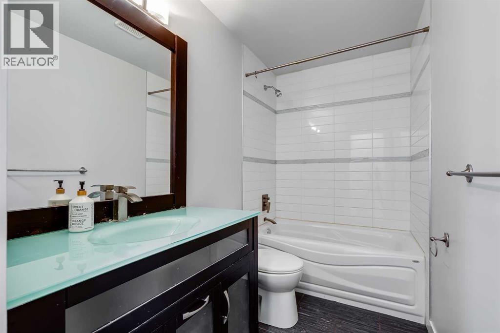 41 ALPINE CRESCENT SOUTHEAST Image 10