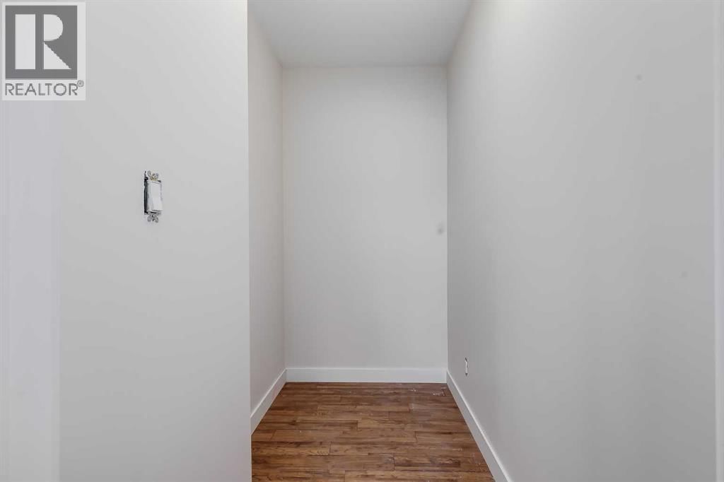 41 ALPINE CRESCENT SOUTHEAST Image 15