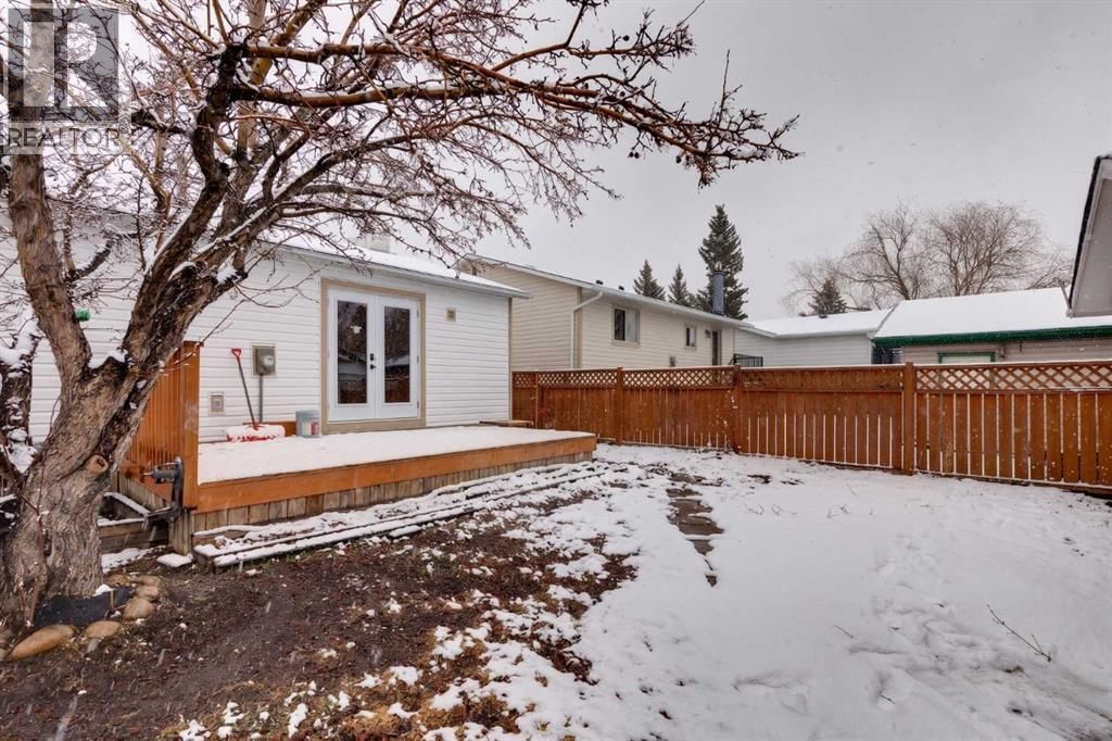 41 ALPINE CRESCENT SOUTHEAST Image 28