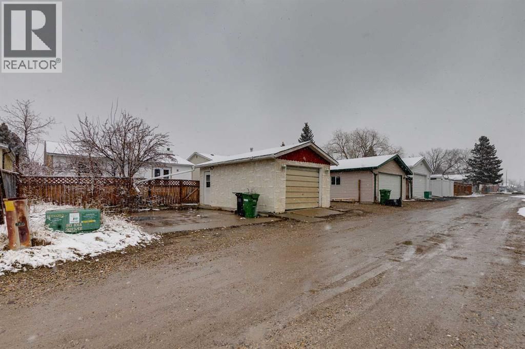 41 ALPINE CRESCENT SOUTHEAST Image 29