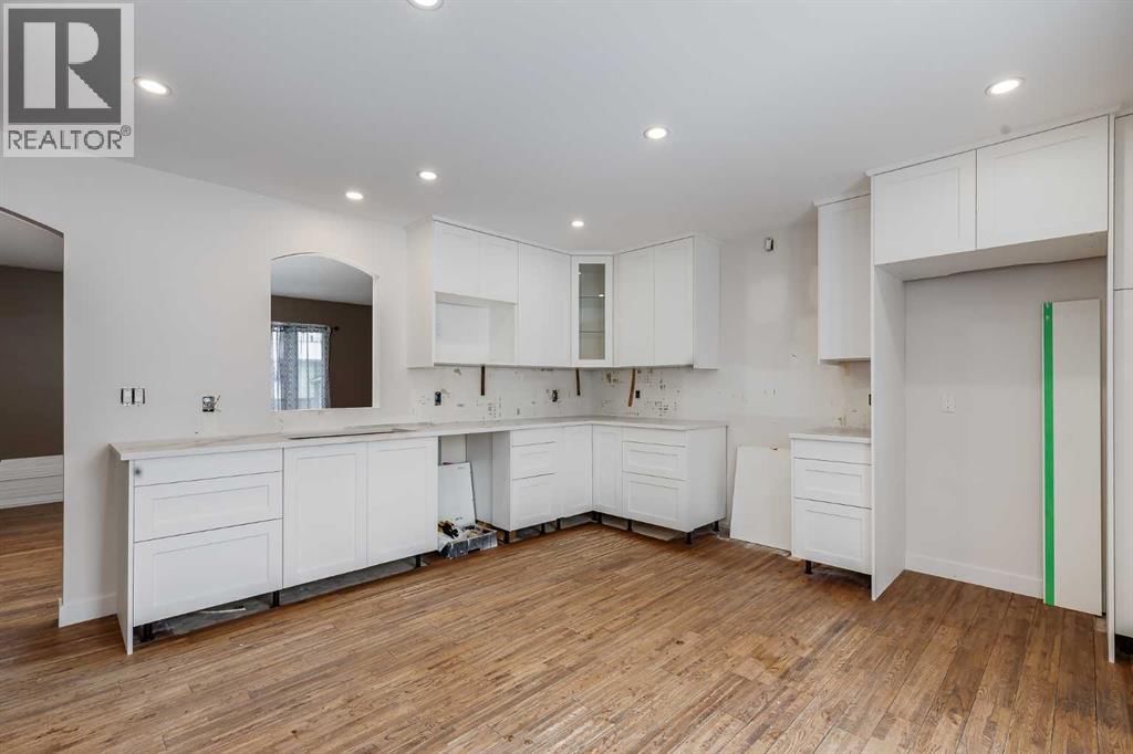 41 ALPINE CRESCENT SOUTHEAST Image 7