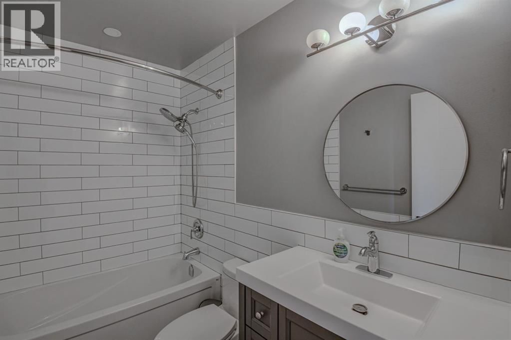 8408 BERKLEY ROAD NORTHWEST Image 11