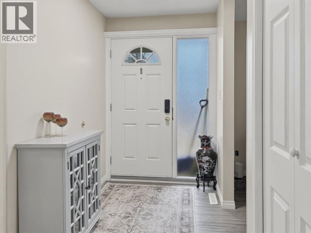 5336 52 CLOSE Image 17