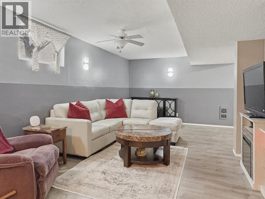 5336 52 CLOSE Image 19