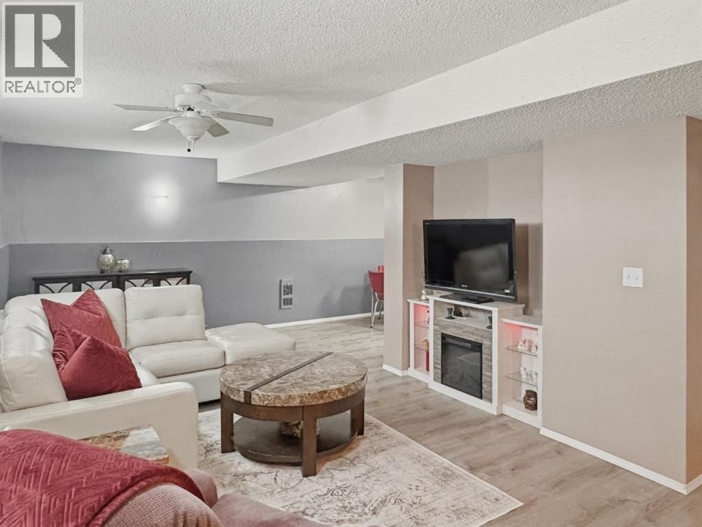 5336 52 CLOSE Image 20