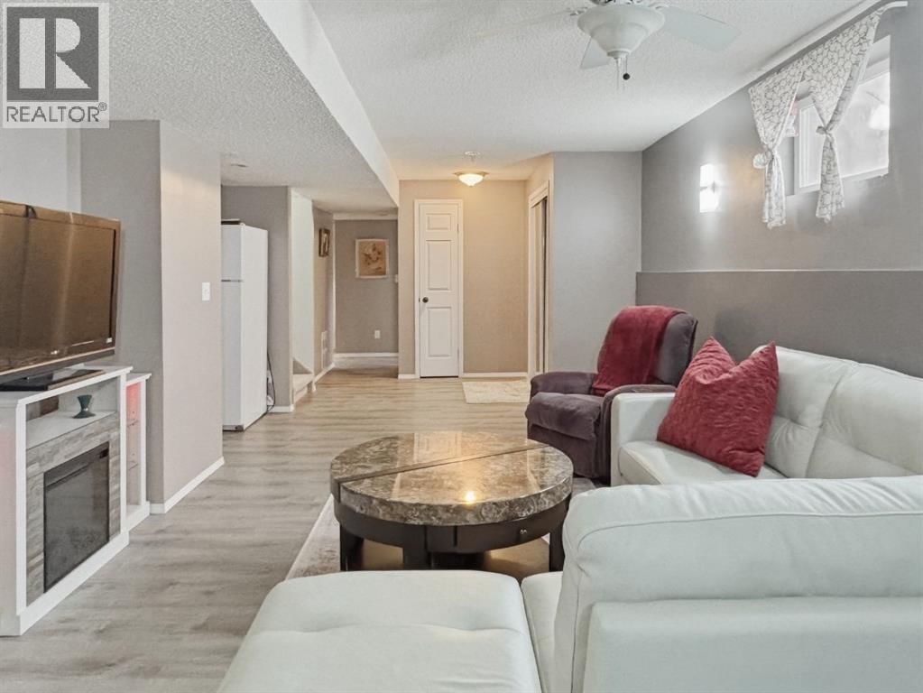 5336 52 CLOSE Image 21