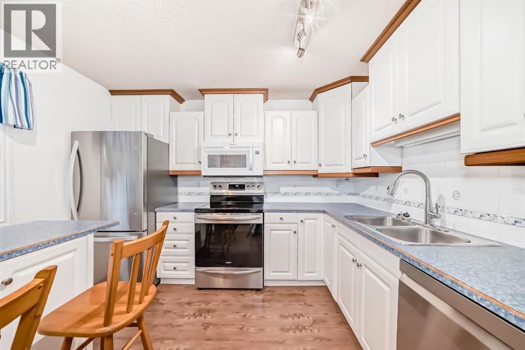 255 FALSHIRE WAY NORTHEAST Image 4