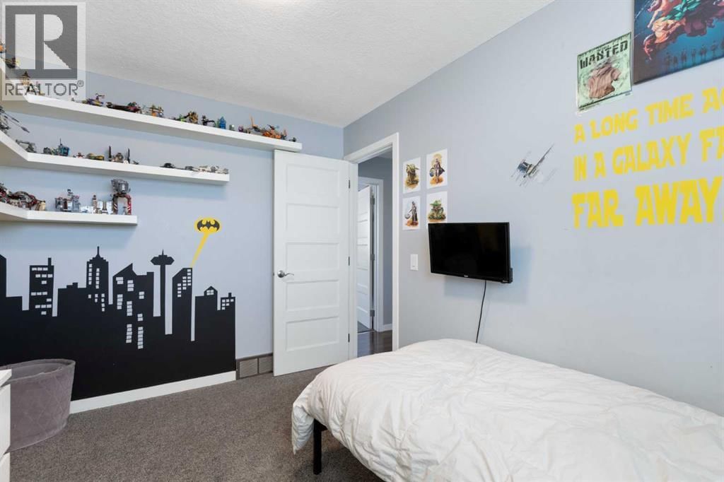 172 RUNDLEFIELD CRESCENT NORTHEAST Image 13