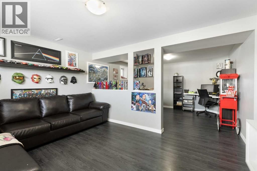 172 RUNDLEFIELD CRESCENT NORTHEAST Image 17