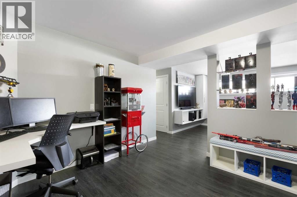 172 RUNDLEFIELD CRESCENT NORTHEAST Image 19