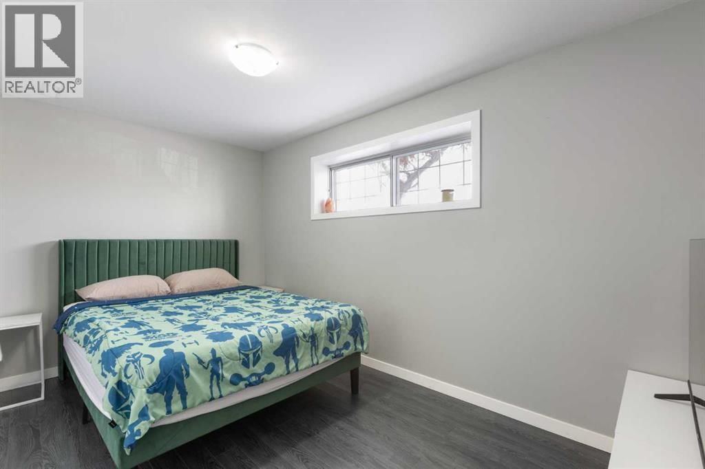 172 RUNDLEFIELD CRESCENT NORTHEAST Image 21