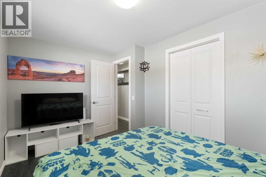 172 RUNDLEFIELD CRESCENT NORTHEAST Image 22