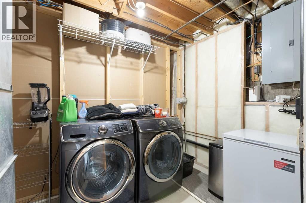 172 RUNDLEFIELD CRESCENT NORTHEAST Image 26