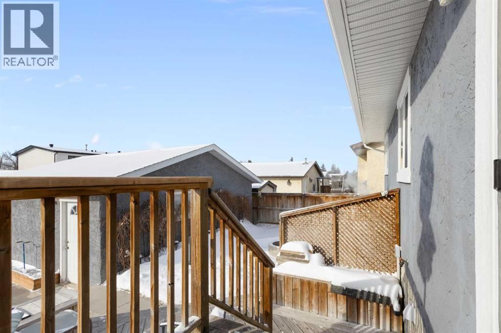 172 RUNDLEFIELD CRESCENT NORTHEAST Image 27