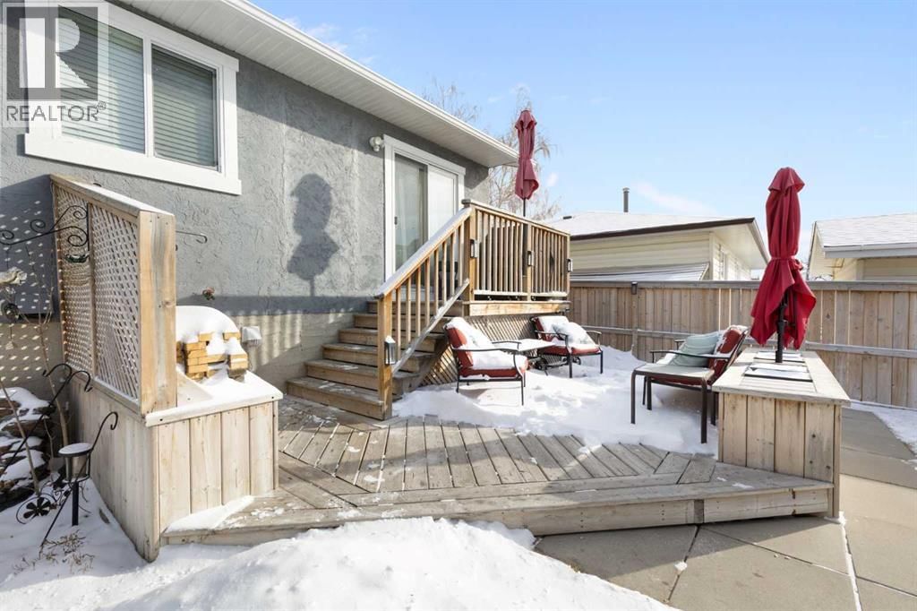 172 RUNDLEFIELD CRESCENT NORTHEAST Image 29