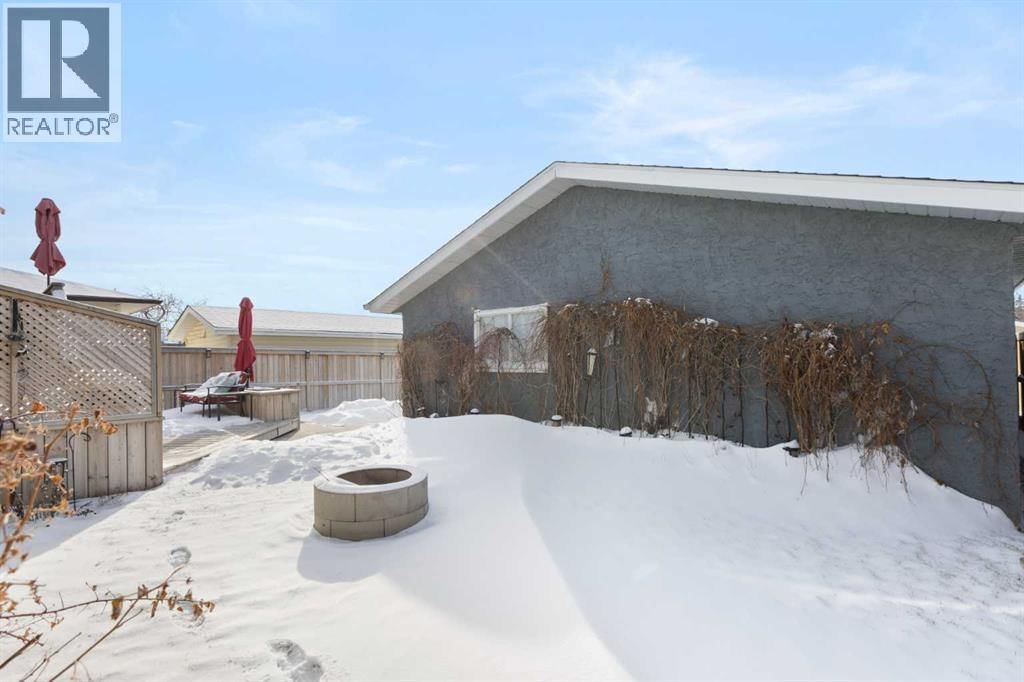 172 RUNDLEFIELD CRESCENT NORTHEAST Image 30