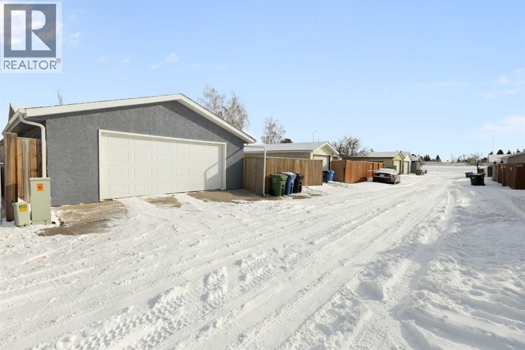 172 RUNDLEFIELD CRESCENT NORTHEAST Image 33