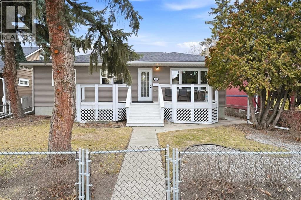 4624 49 STREET Image 1