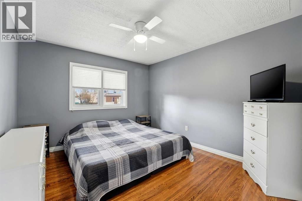 4624 49 STREET Image 10