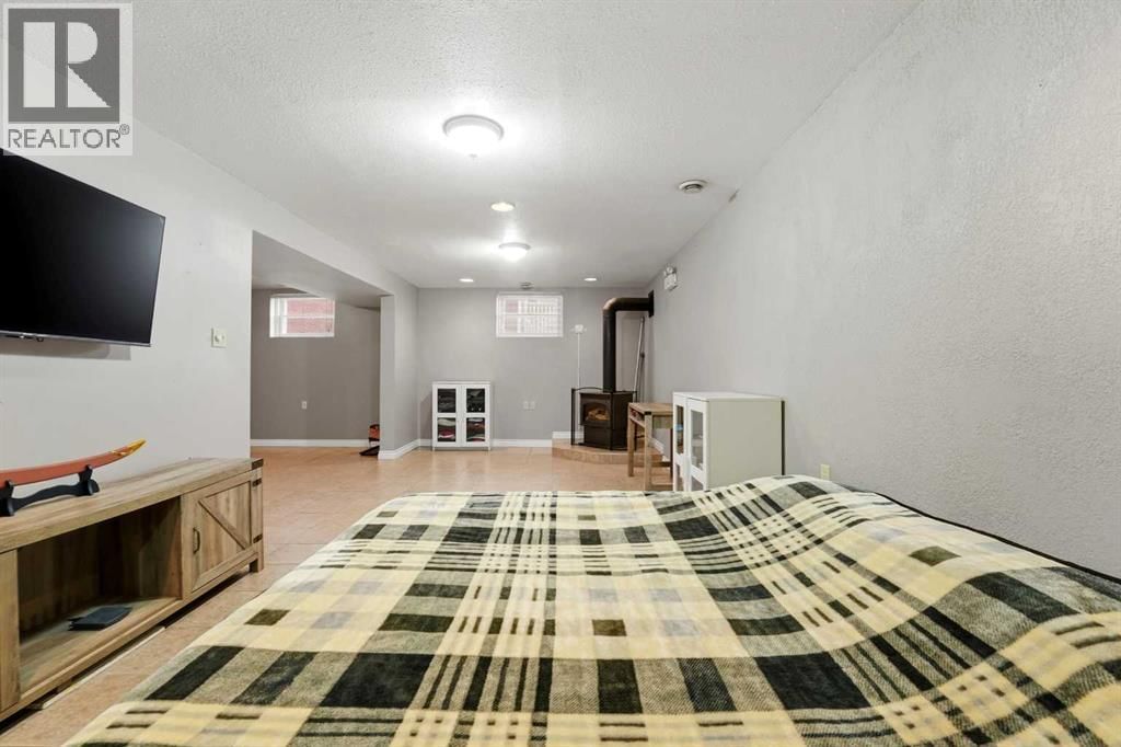 4624 49 STREET Image 18