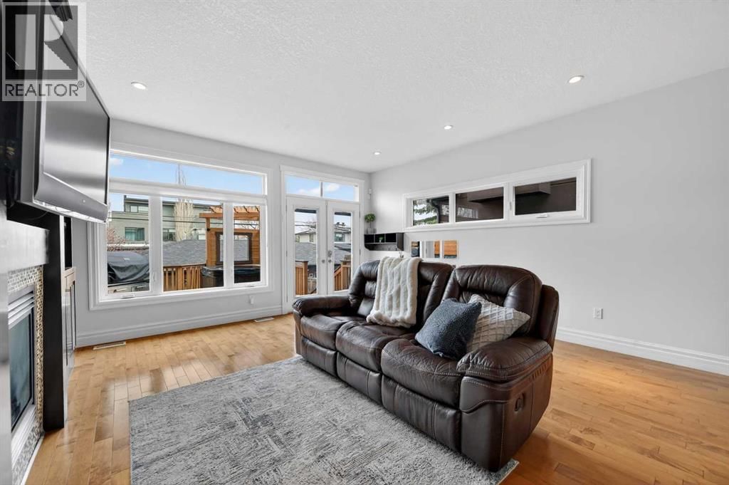 1924 48 AVENUE SOUTHWEST Image 16