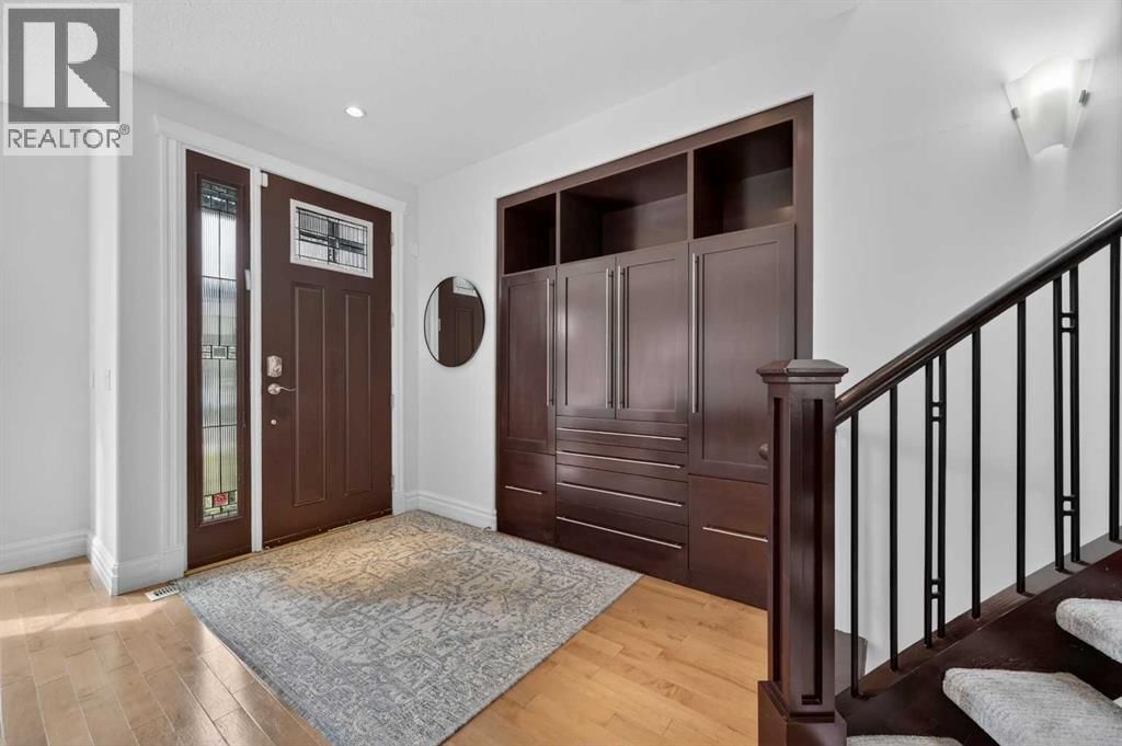 1924 48 AVENUE SOUTHWEST Image 2