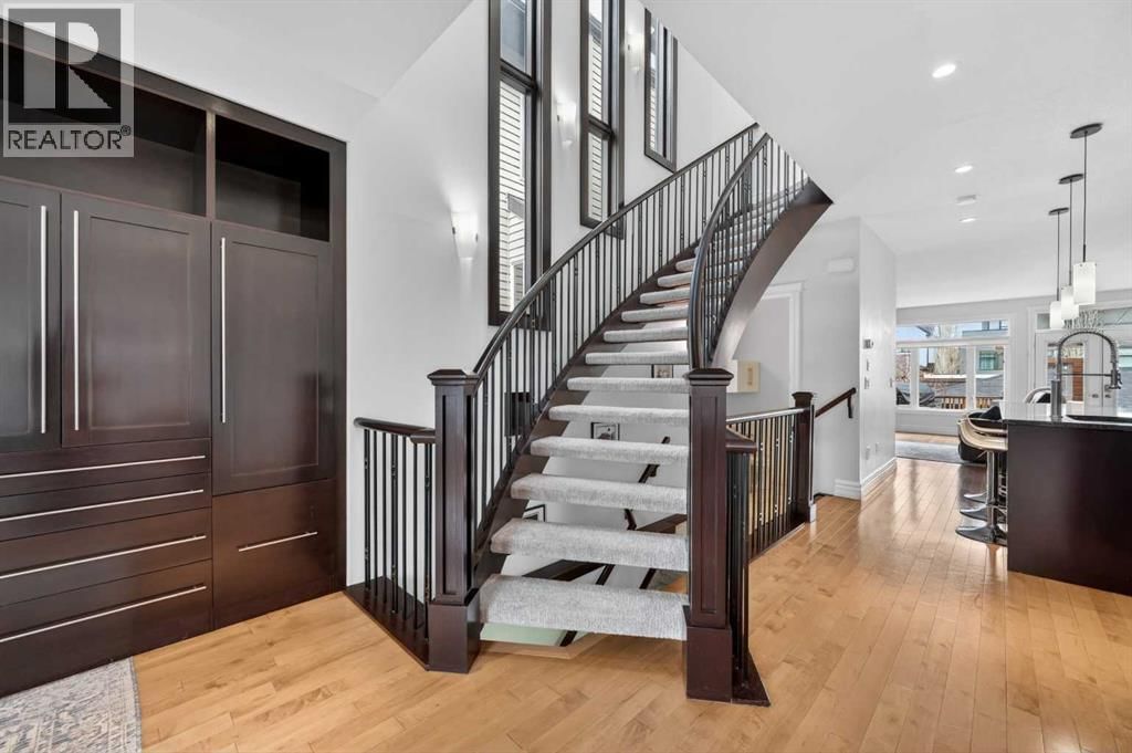 1924 48 AVENUE SOUTHWEST Image 3