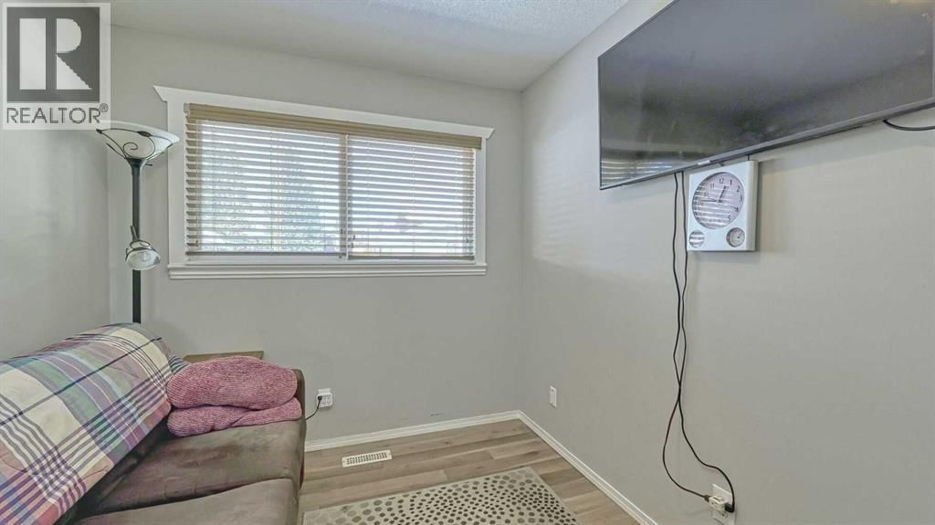 64 MIDGLEN DRIVE SOUTHEAST Image 17