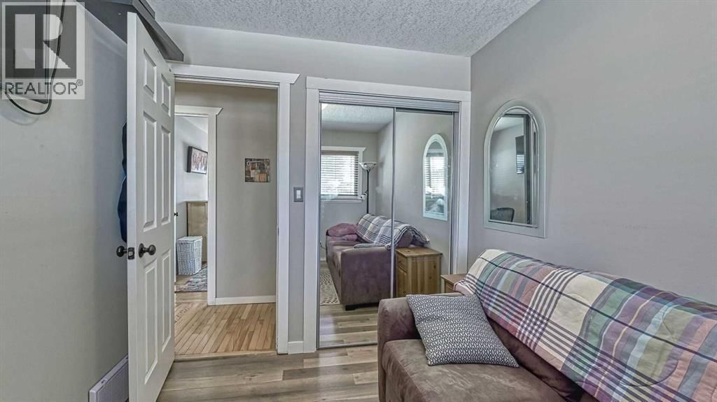 64 MIDGLEN DRIVE SOUTHEAST Image 18