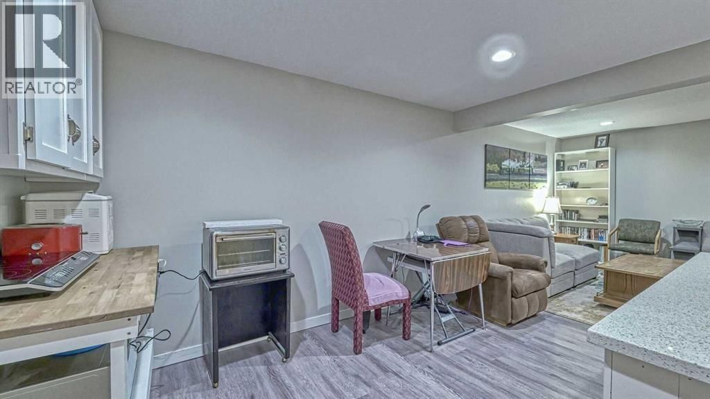 64 MIDGLEN DRIVE SOUTHEAST Image 25