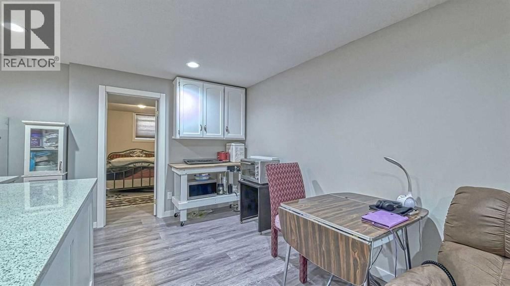 64 MIDGLEN DRIVE SOUTHEAST Image 26