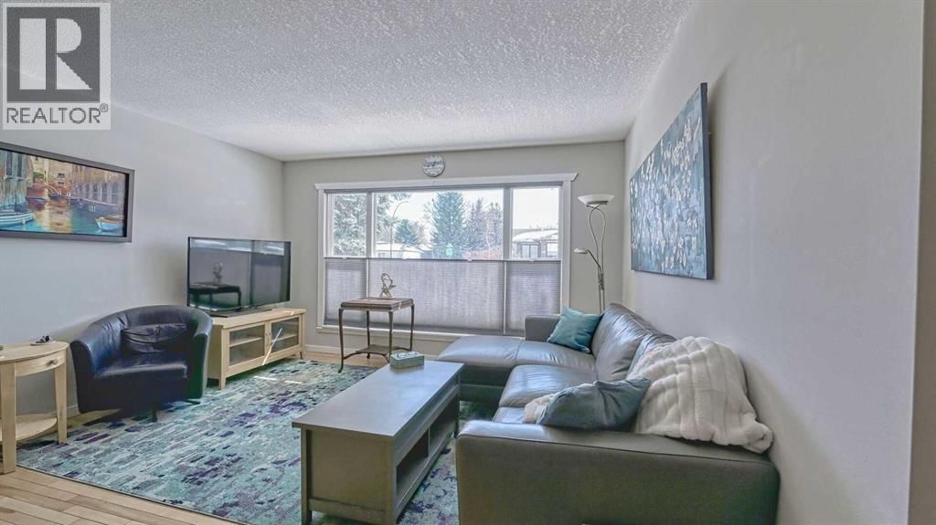 64 MIDGLEN DRIVE SOUTHEAST Image 4