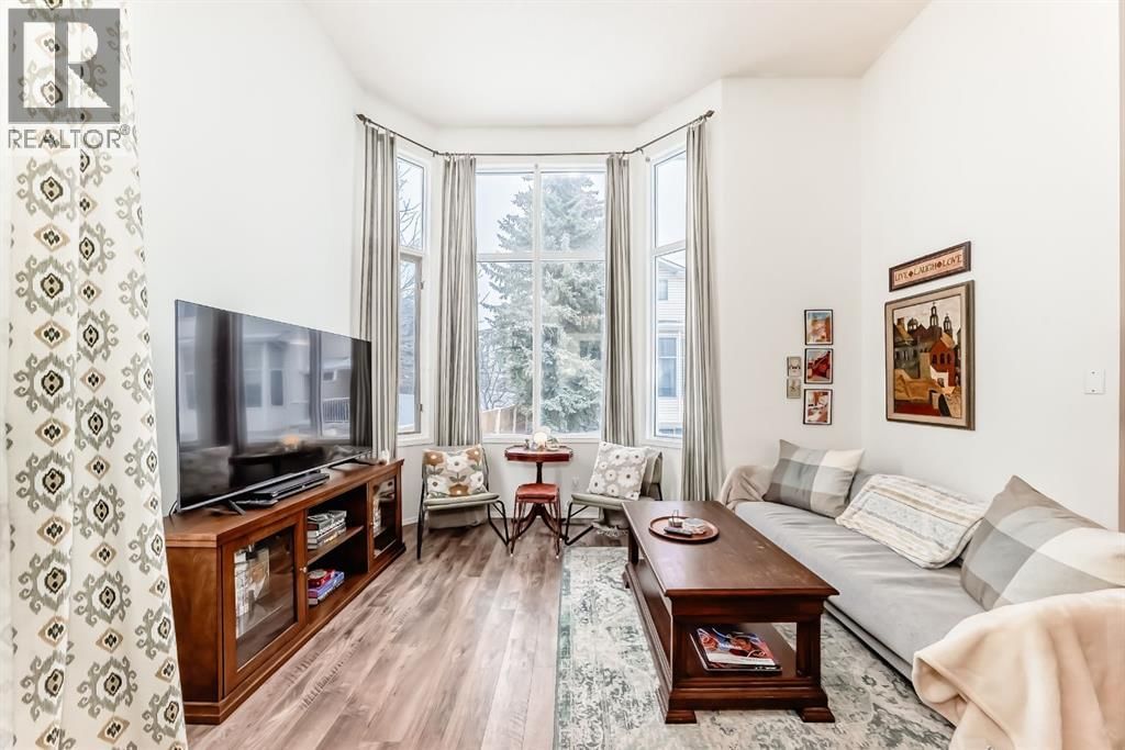 424 HAWKSTONE MANOR NORTHWEST Image 17